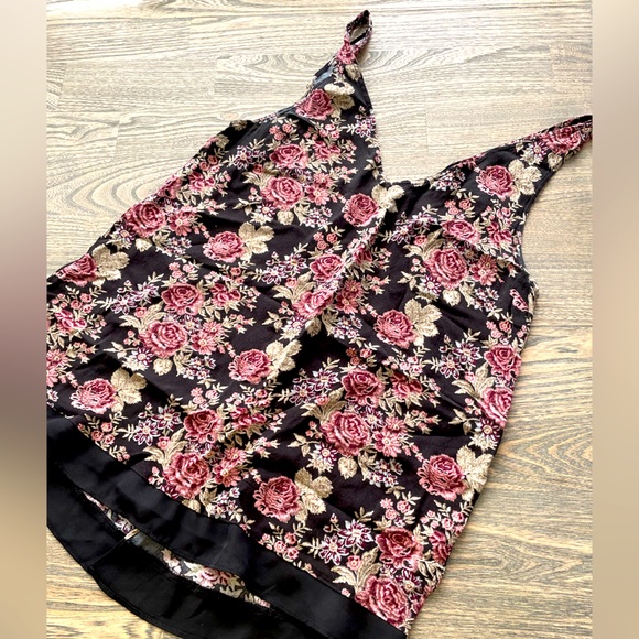 Women’s Kismet Size M Floral Blouse Sleeveless Slit-Back - Picture 1 of 5